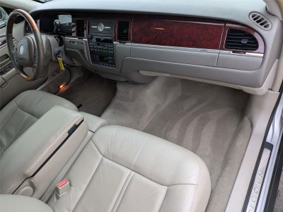2004 Lincoln TOWN CAR ULTIMATE