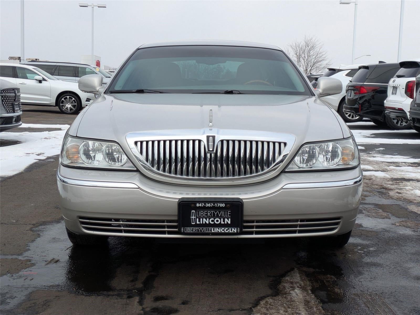 2004 Lincoln TOWN CAR ULTIMATE
