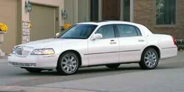 2004 Lincoln TOWN CAR ULTIMATE
