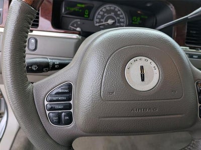 2004 Lincoln TOWN CAR ULTIMATE