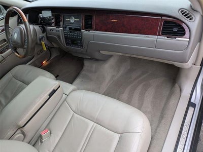 2004 Lincoln TOWN CAR ULTIMATE