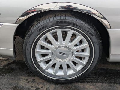 2004 Lincoln TOWN CAR ULTIMATE