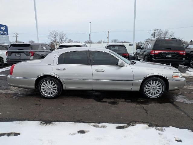 2004 Lincoln TOWN CAR ULTIMATE