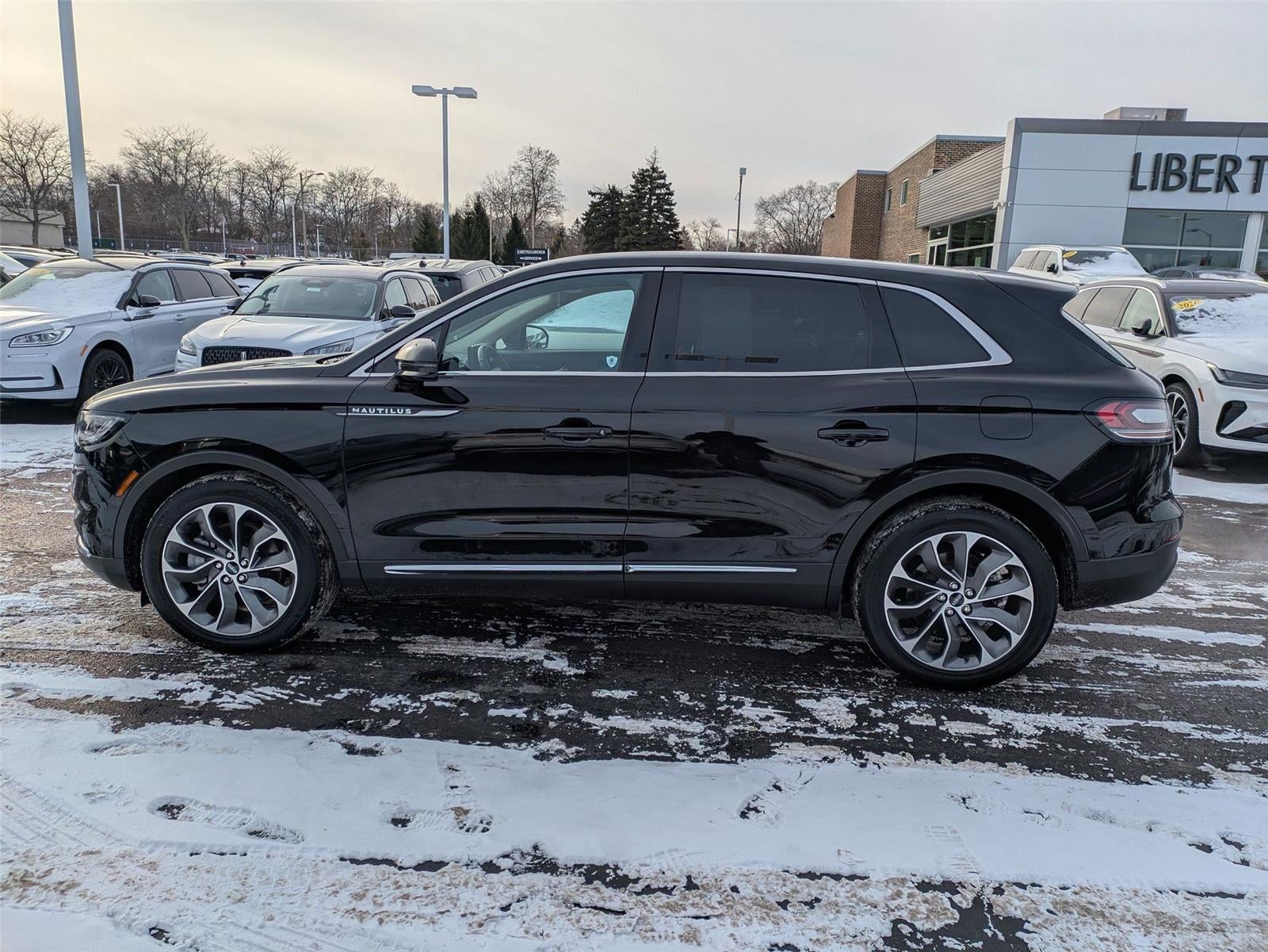 2022 Lincoln Nautilus Reserve