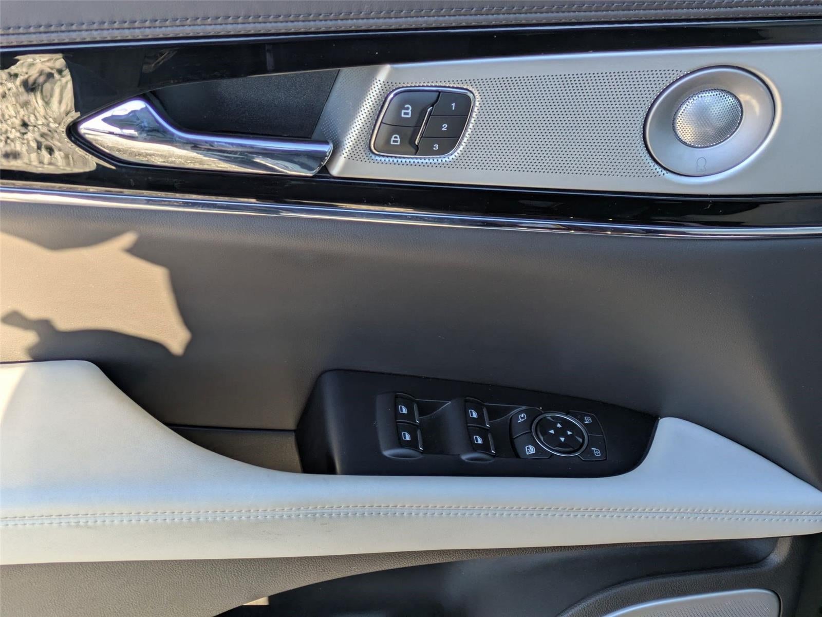 2022 Lincoln Nautilus Black Label