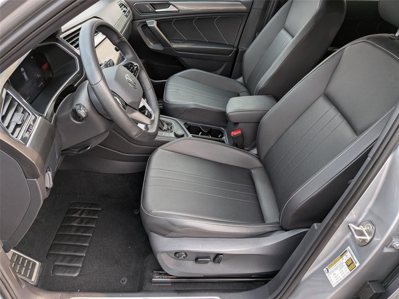 2022 Volkswagen Tiguan SE R-Line Black