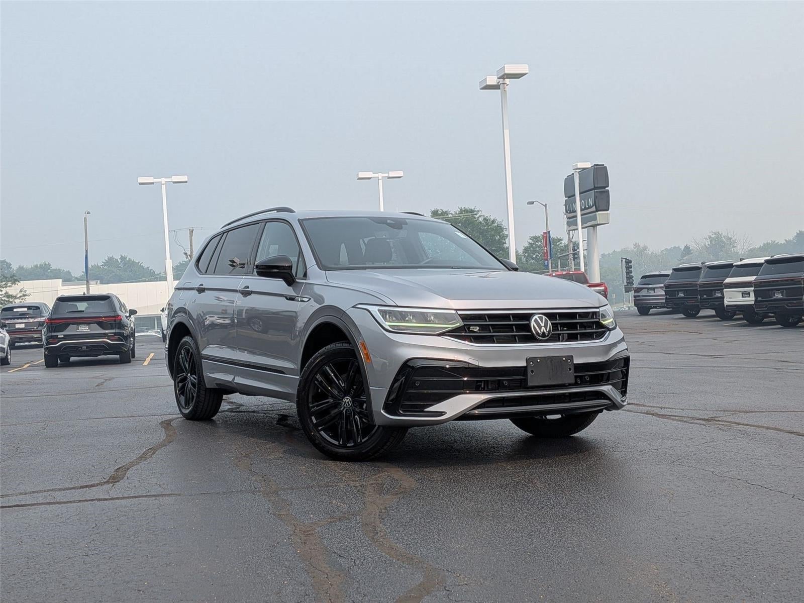 2022 Volkswagen Tiguan SE R-Line Black