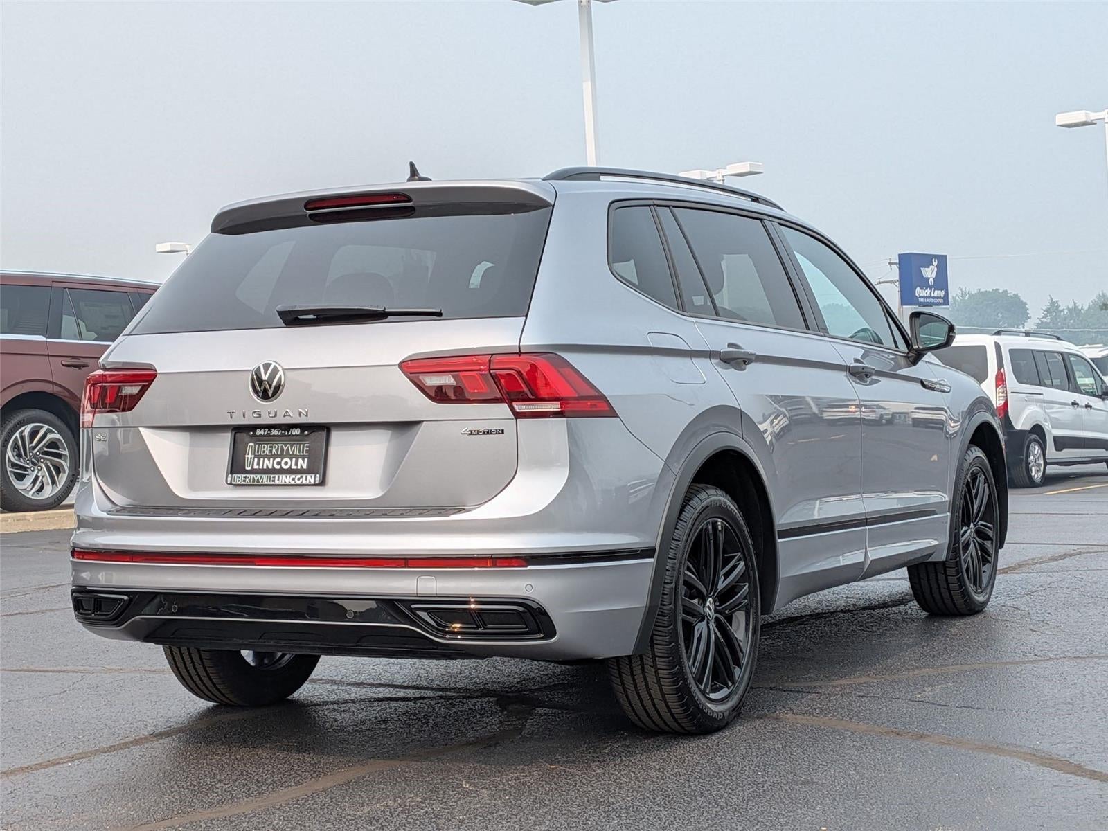 2022 Volkswagen Tiguan SE R-Line Black