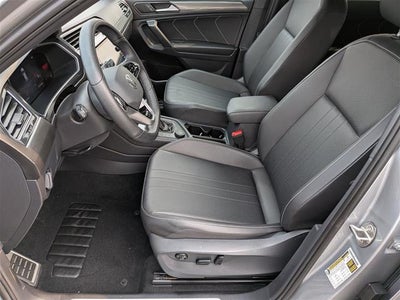 2022 Volkswagen Tiguan SE R-Line Black