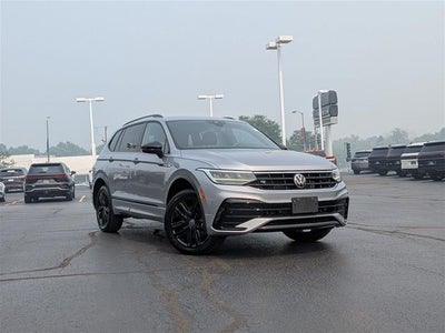 2022 Volkswagen Tiguan SE R-Line Black