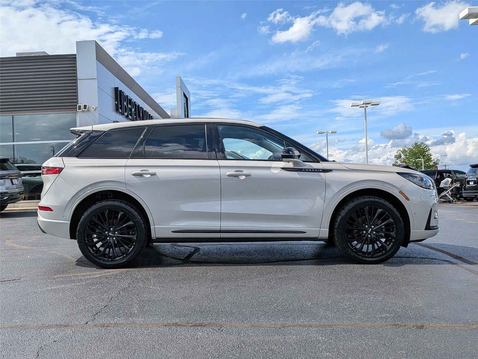 2023 Lincoln Corsair Standard