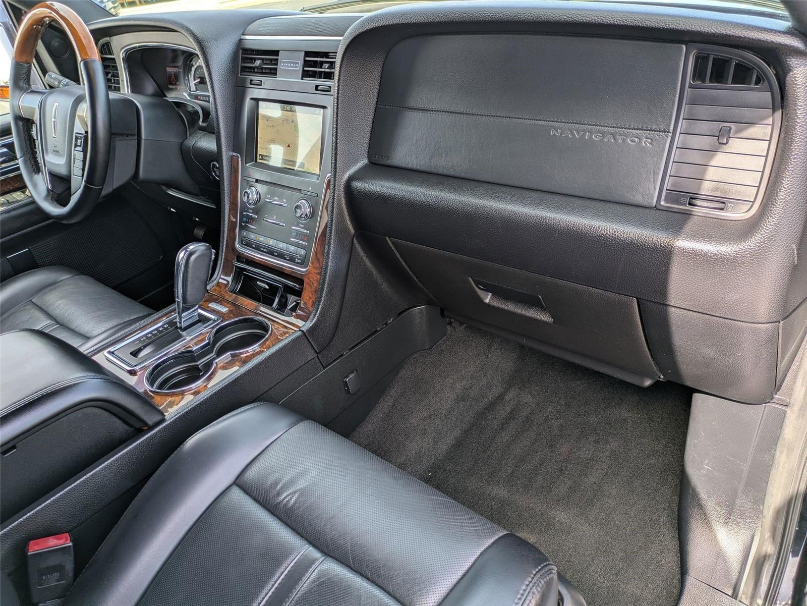 2017 Lincoln Navigator Select