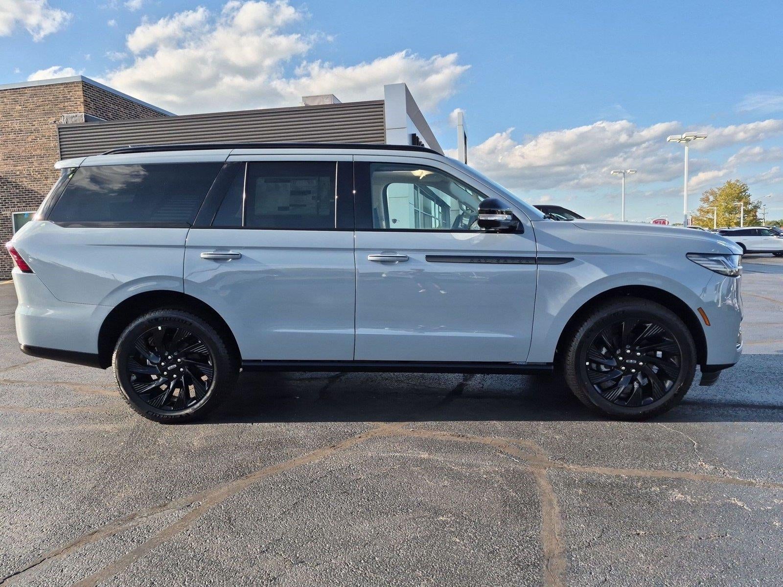 2027 Lincoln NAVIGATOR RESERVE 4X4