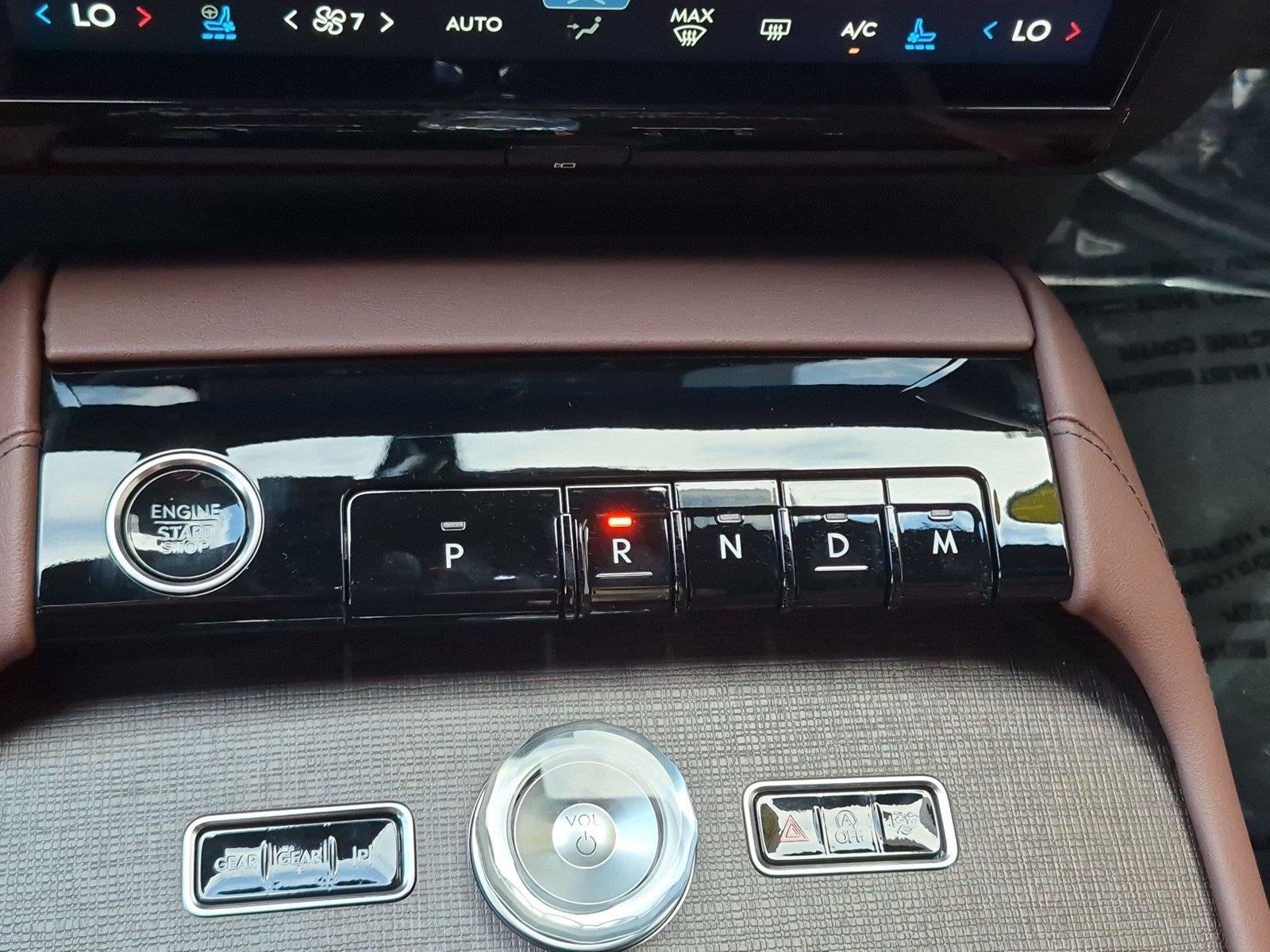 2027 Lincoln Navigator Reserve