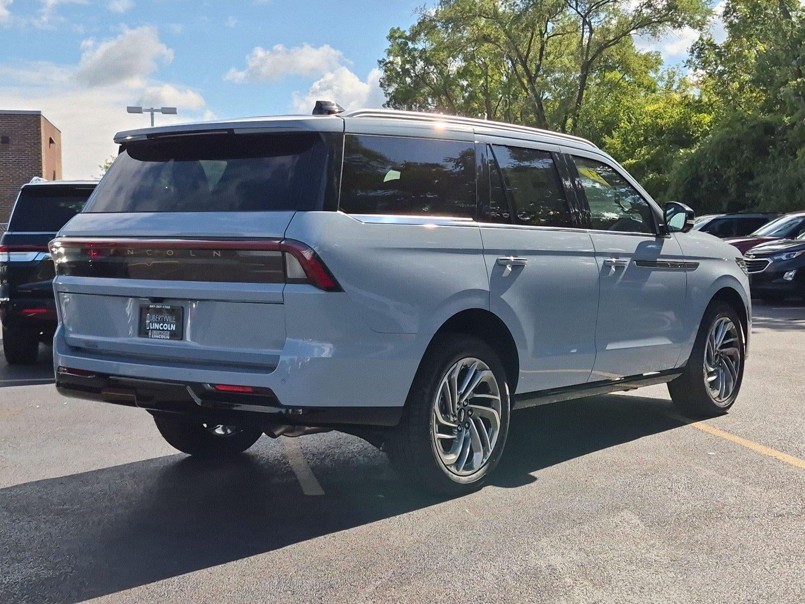 2027 Lincoln Navigator Reserve