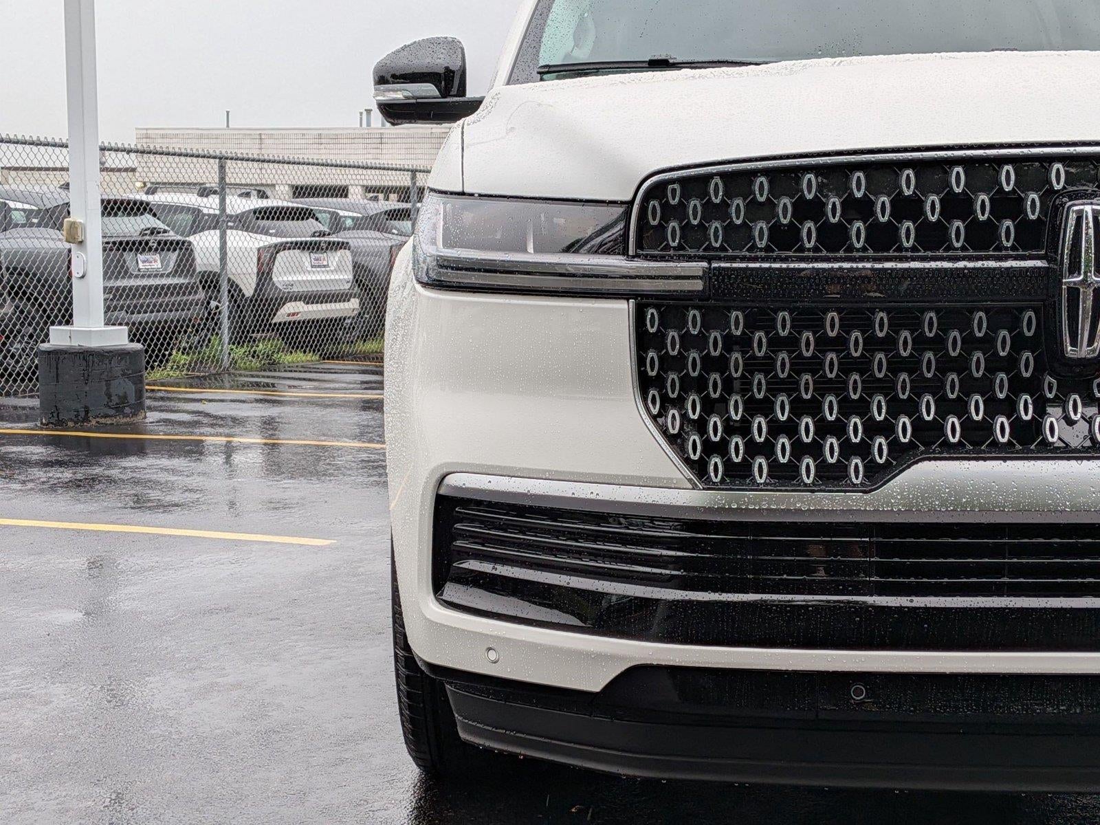 2027 Lincoln Navigator Reserve