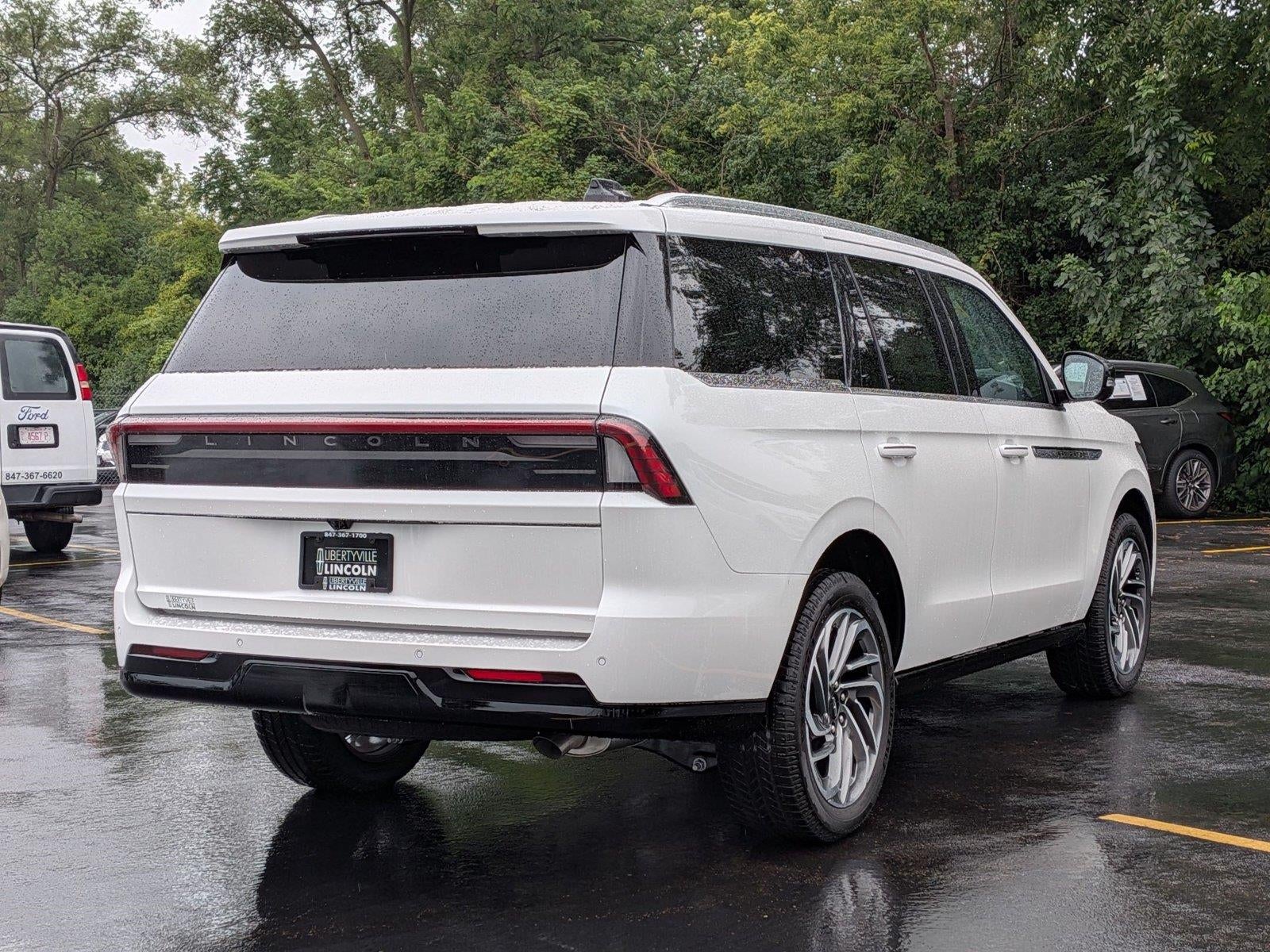 2027 Lincoln Navigator Reserve