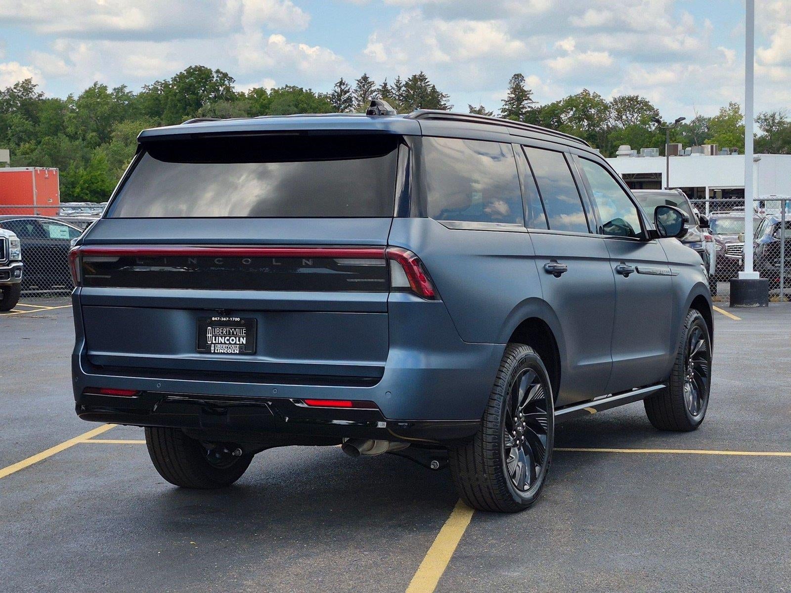 2027 Lincoln Navigator Reserve