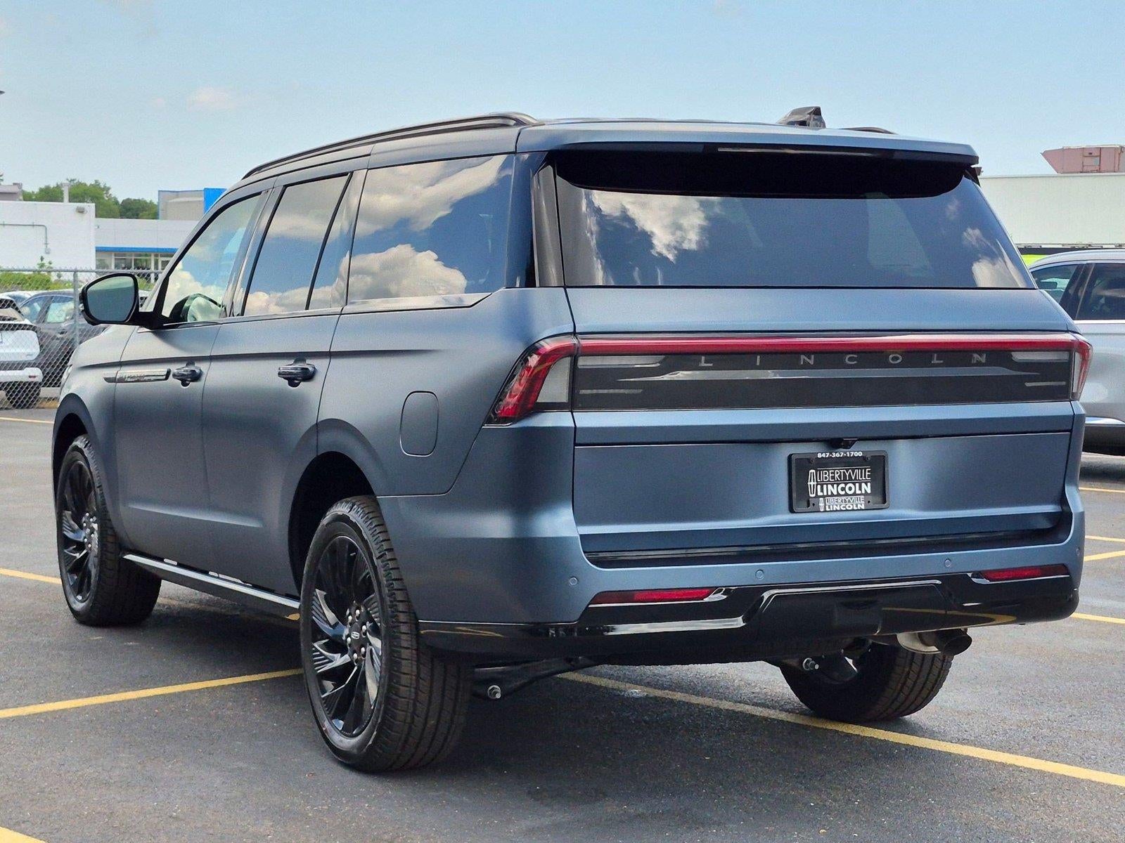 2027 Lincoln Navigator Reserve