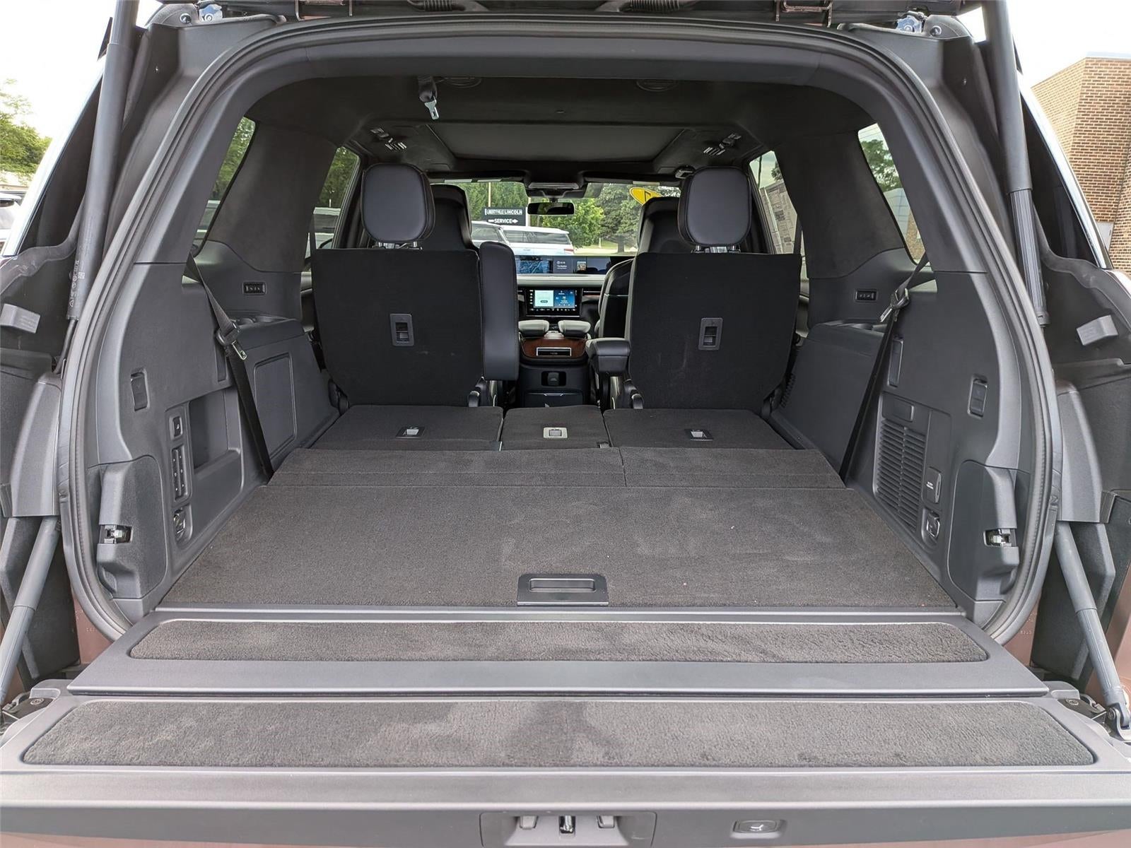 2027 Lincoln Navigator Black Label