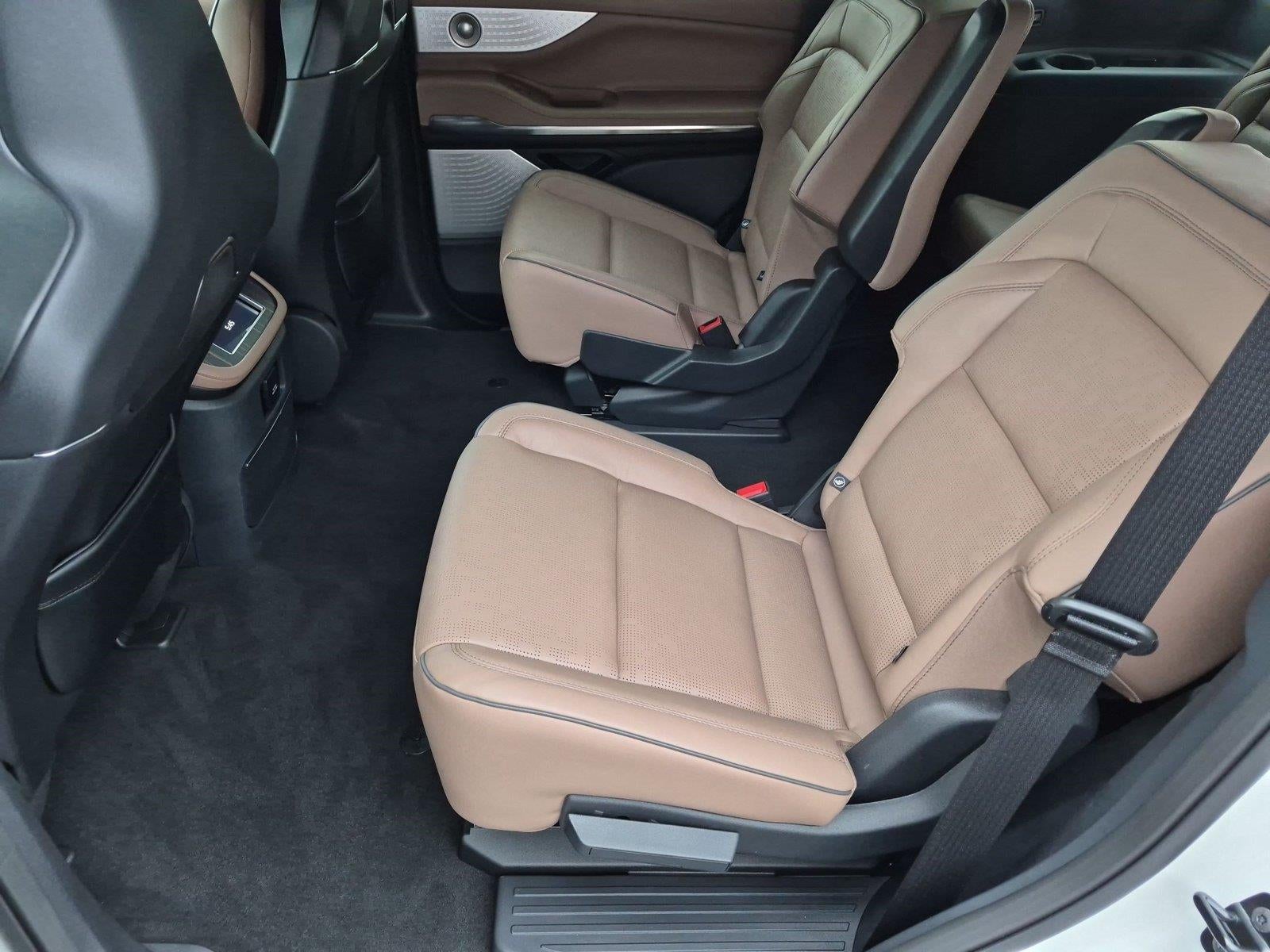 2027 Lincoln Navigator Black Label