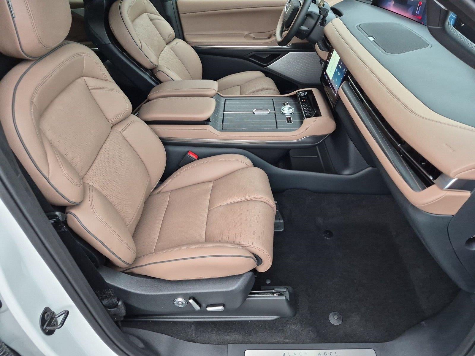 2027 Lincoln Navigator Black Label