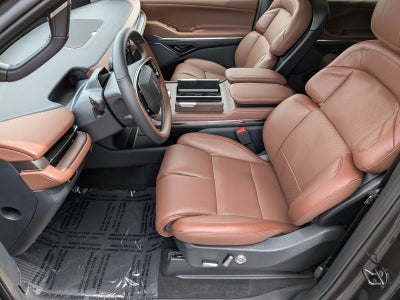 2027 Lincoln Navigator L Reserve