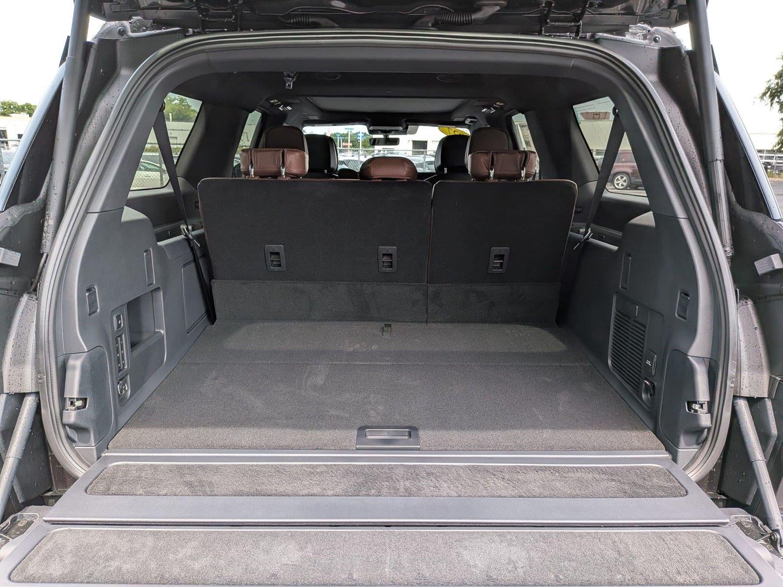2027 Lincoln Navigator L Reserve