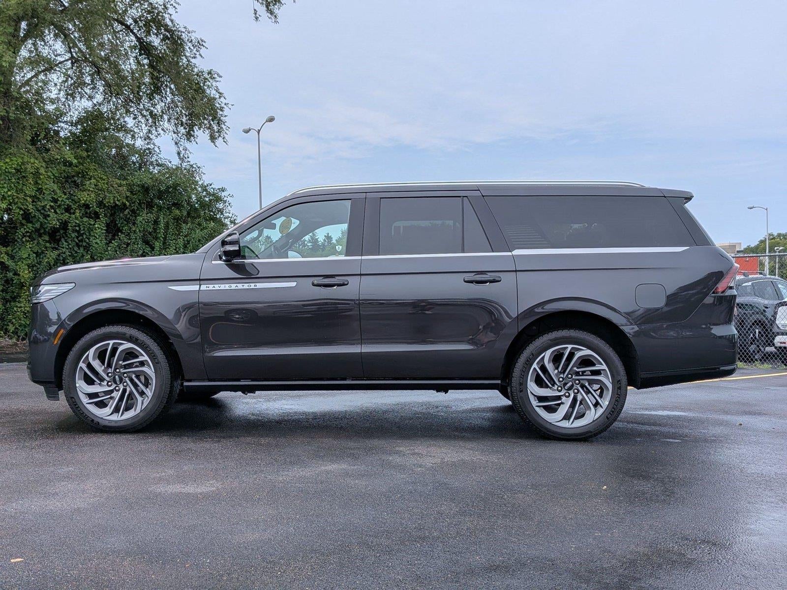 2027 Lincoln Navigator L Reserve
