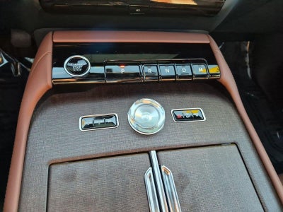 2027 Lincoln Navigator L Reserve