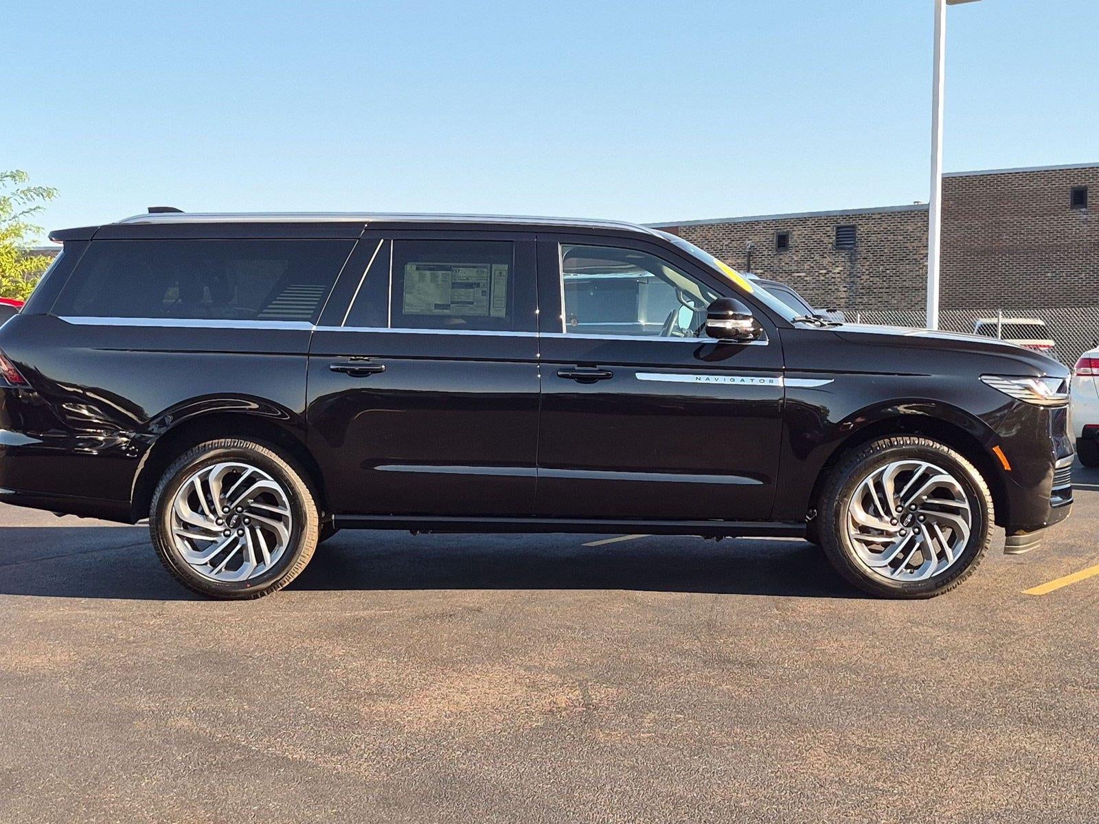 2027 Lincoln Navigator L Reserve