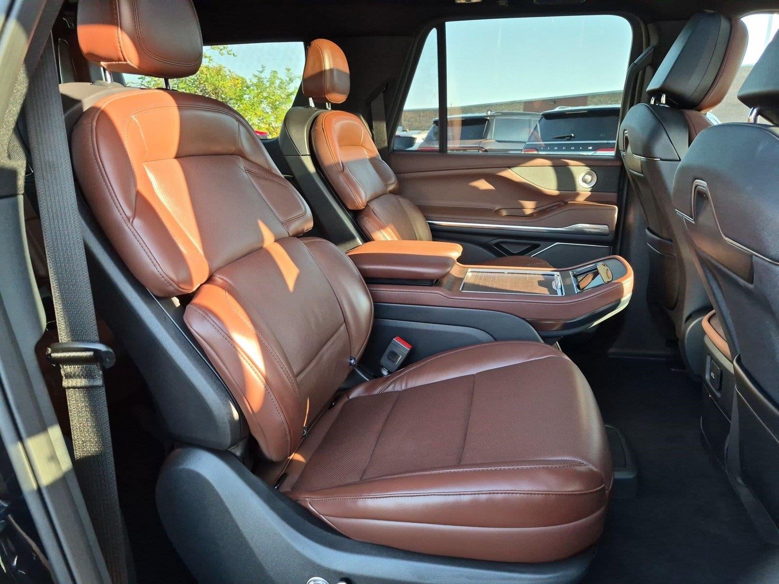 2027 Lincoln Navigator L Reserve