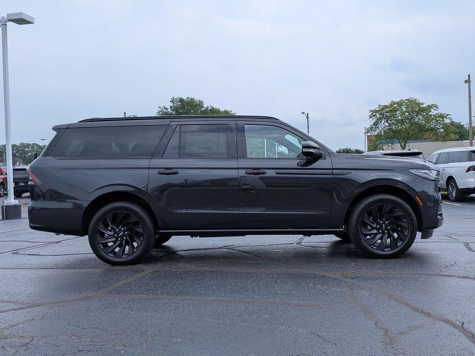 2027 Lincoln Navigator L Reserve
