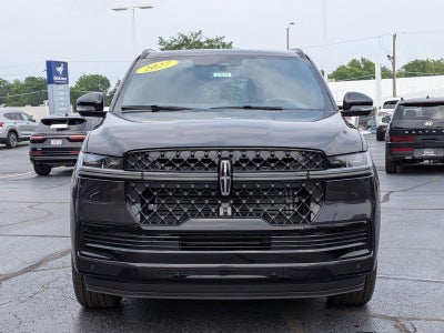 2027 Lincoln Navigator L Reserve