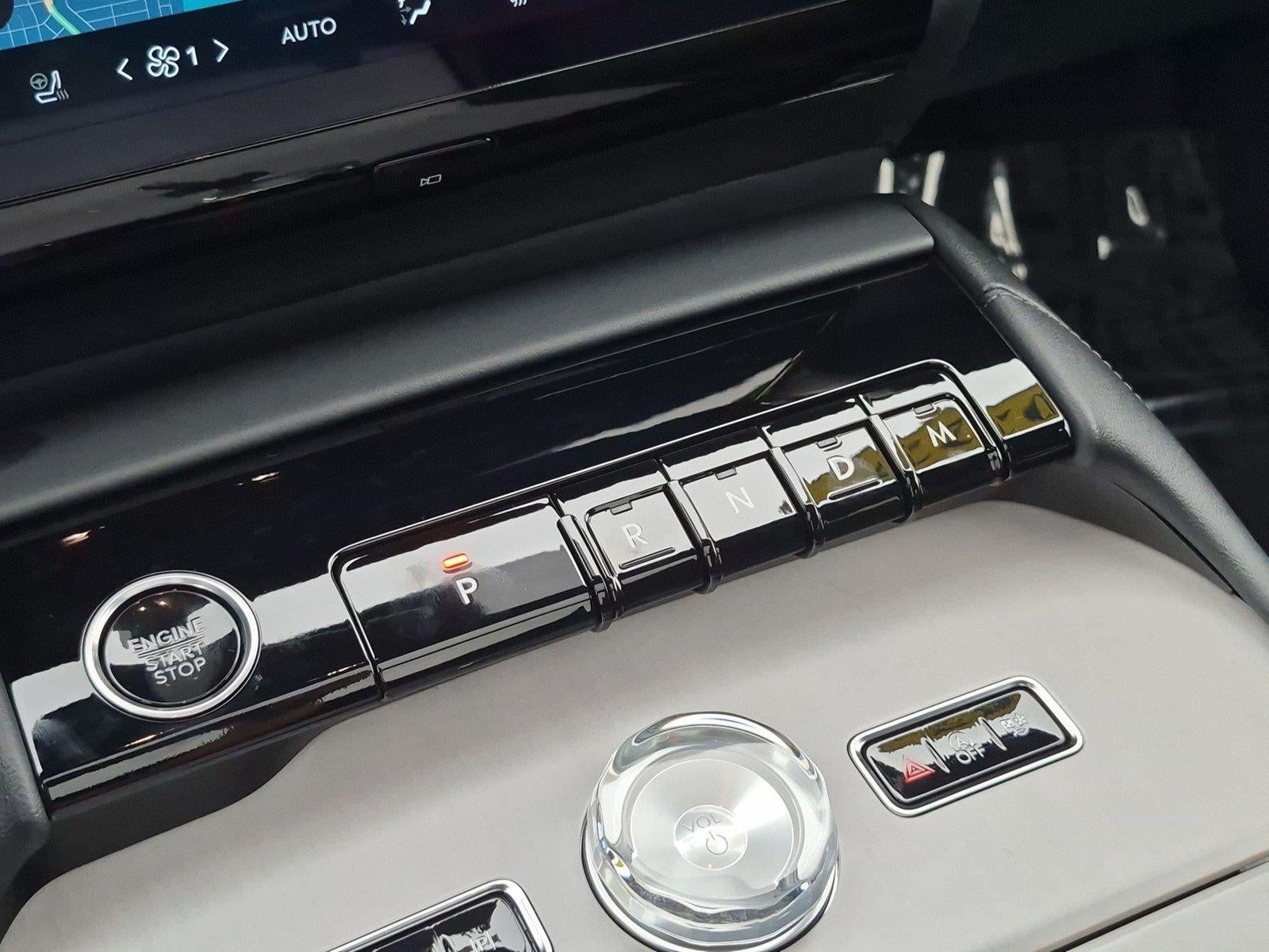 2027 Lincoln Navigator L Reserve