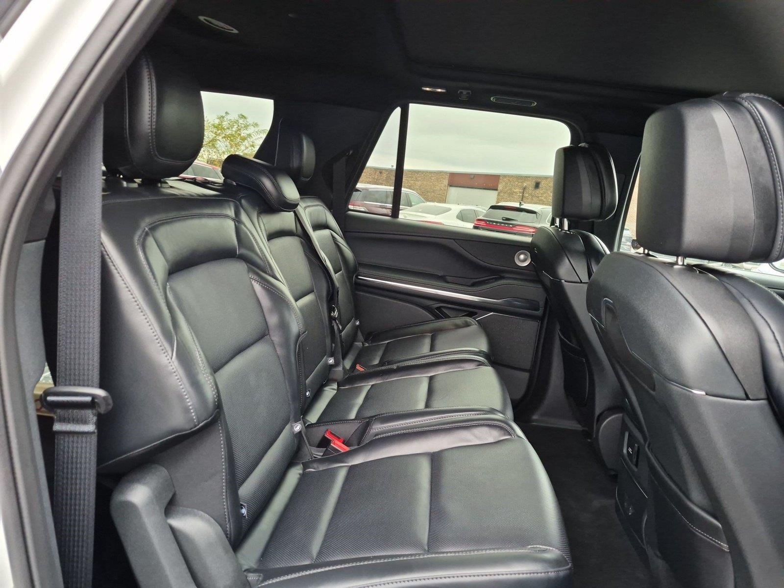 2027 Lincoln Navigator L Reserve