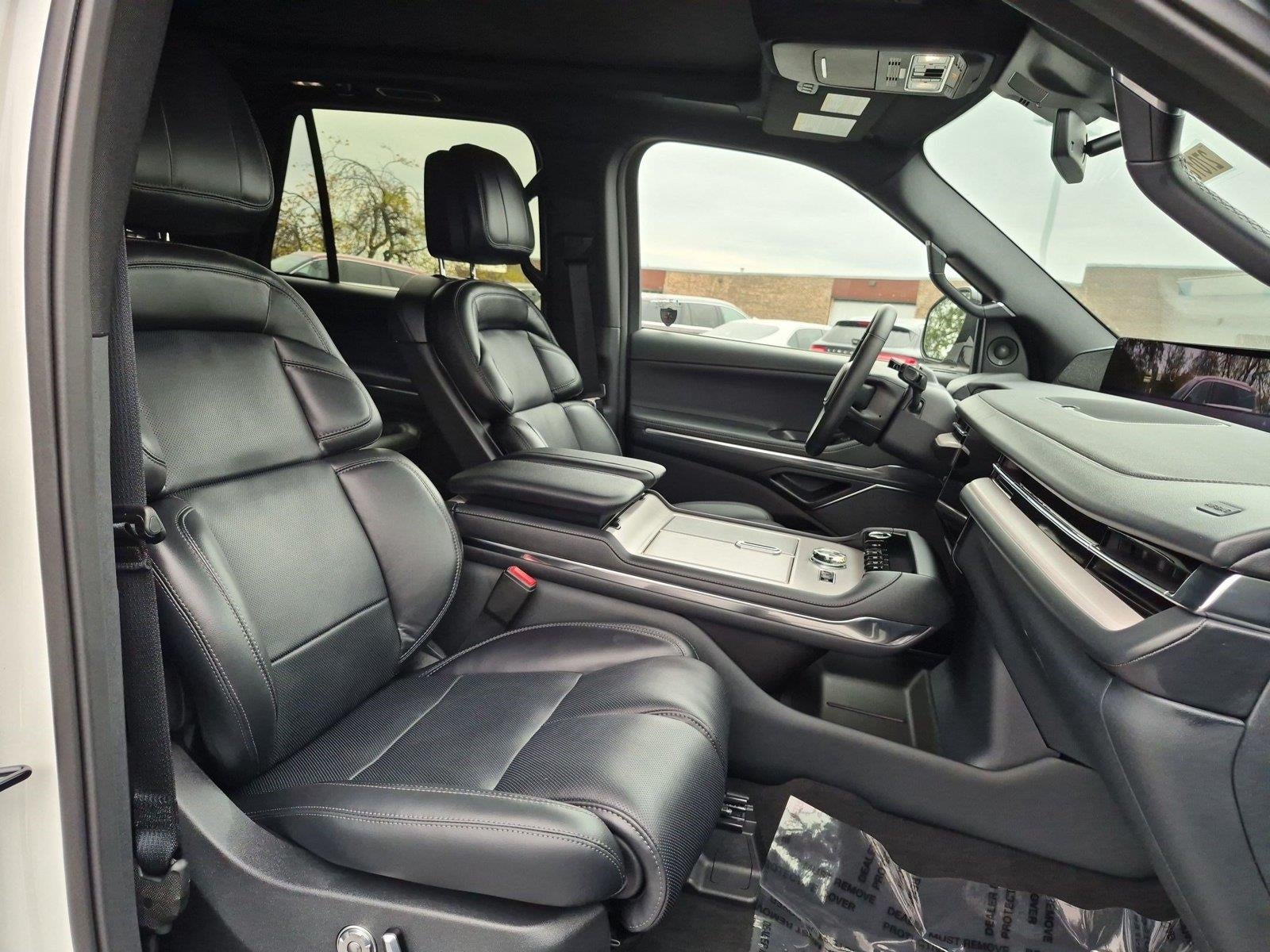 2027 Lincoln Navigator L Reserve