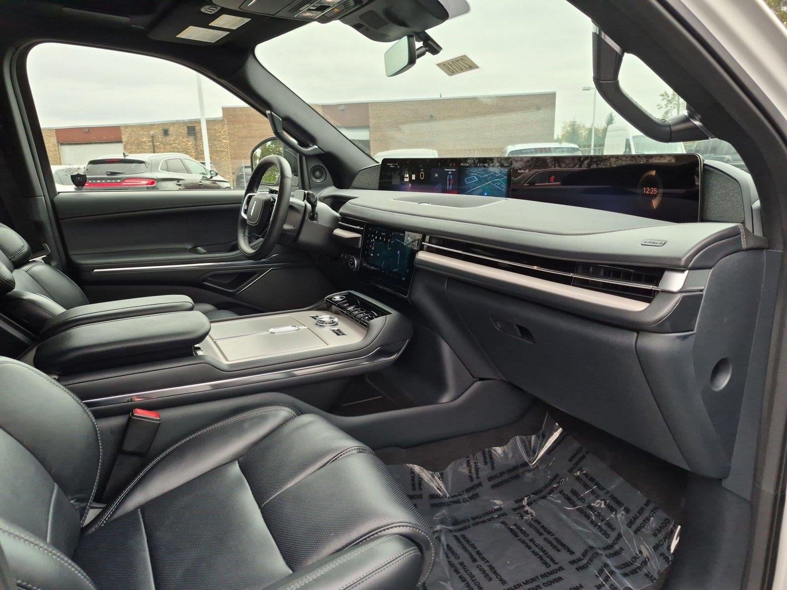 2027 Lincoln Navigator L Reserve