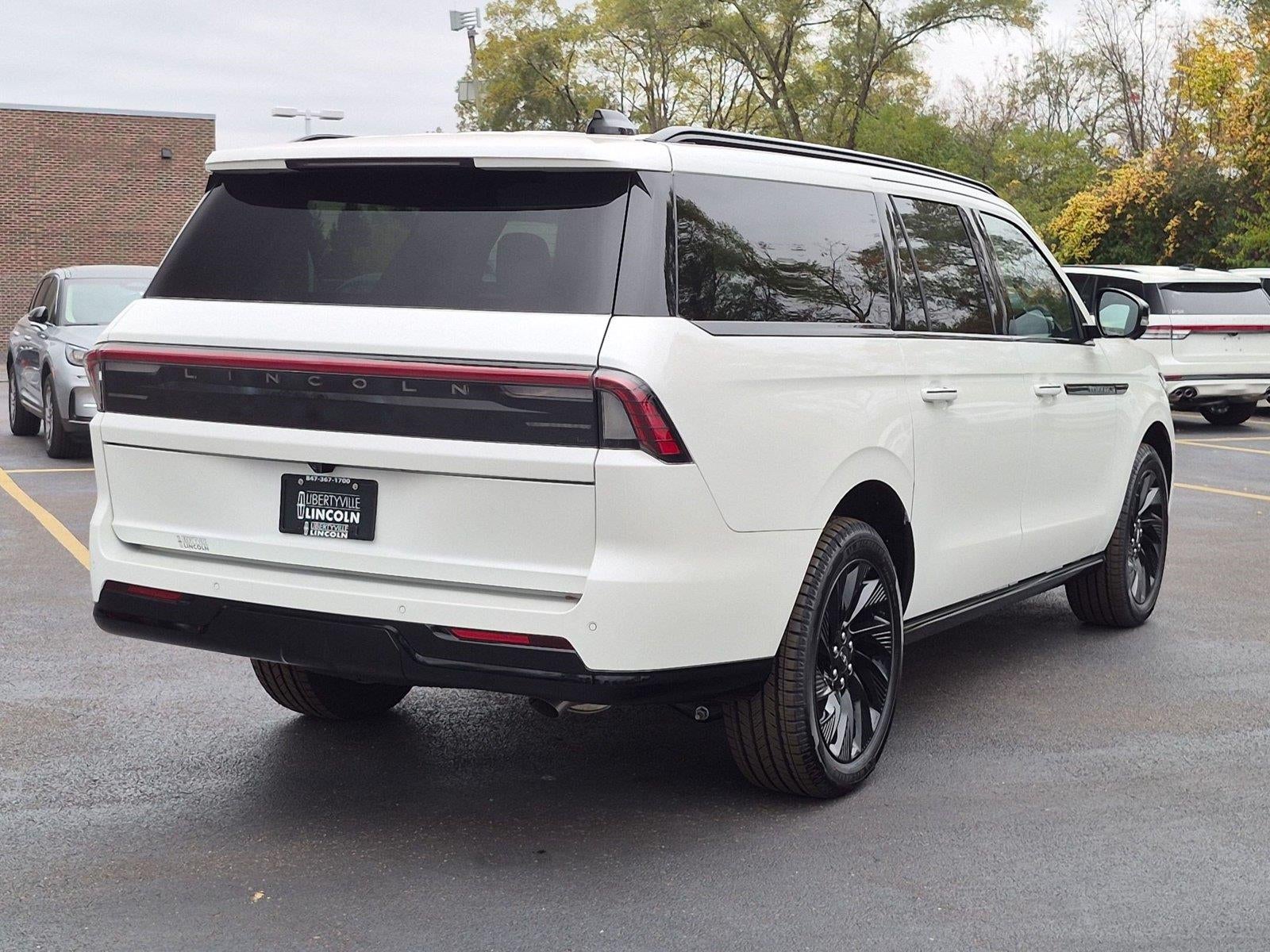 2027 Lincoln Navigator L Reserve