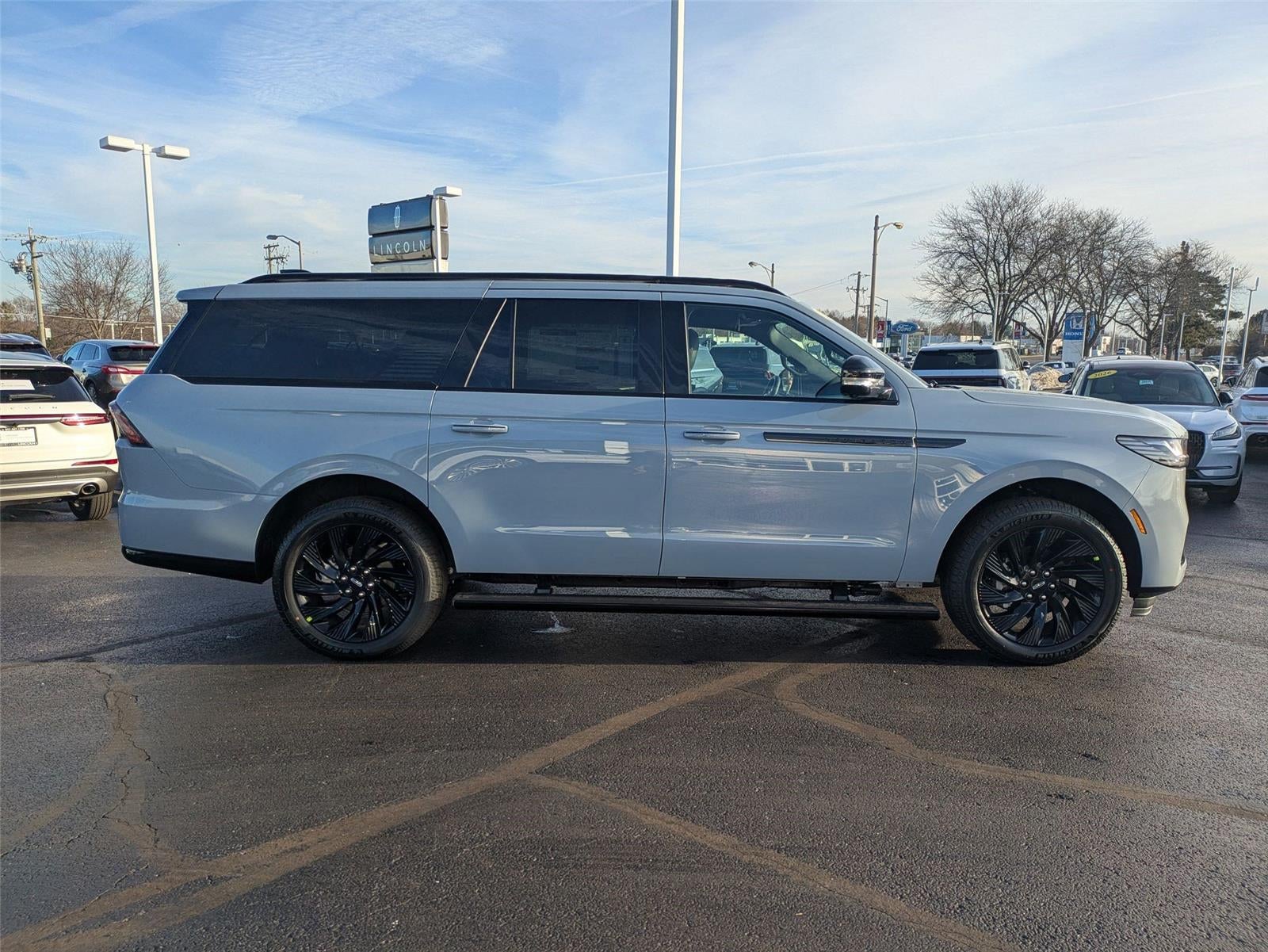 2025 Lincoln Navigator L Reserve