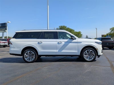 2027 Lincoln Navigator L Reserve