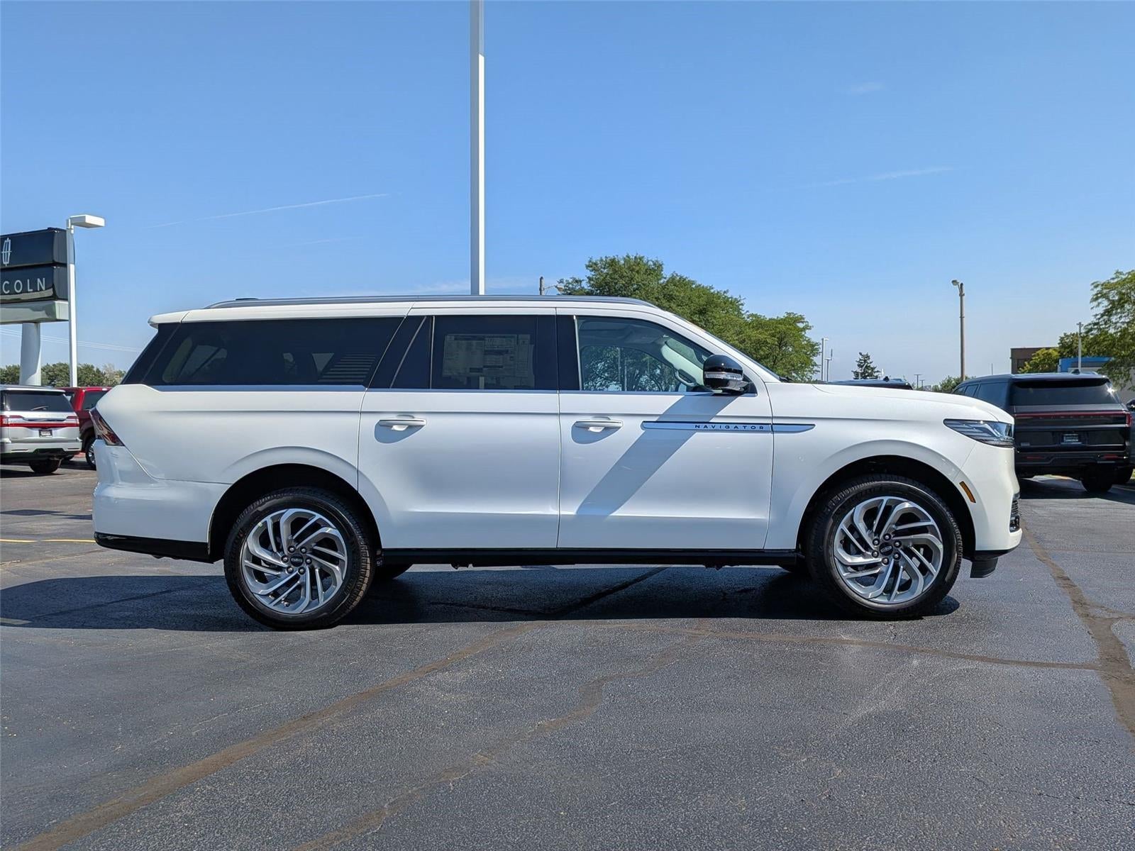 2027 Lincoln Navigator L Reserve