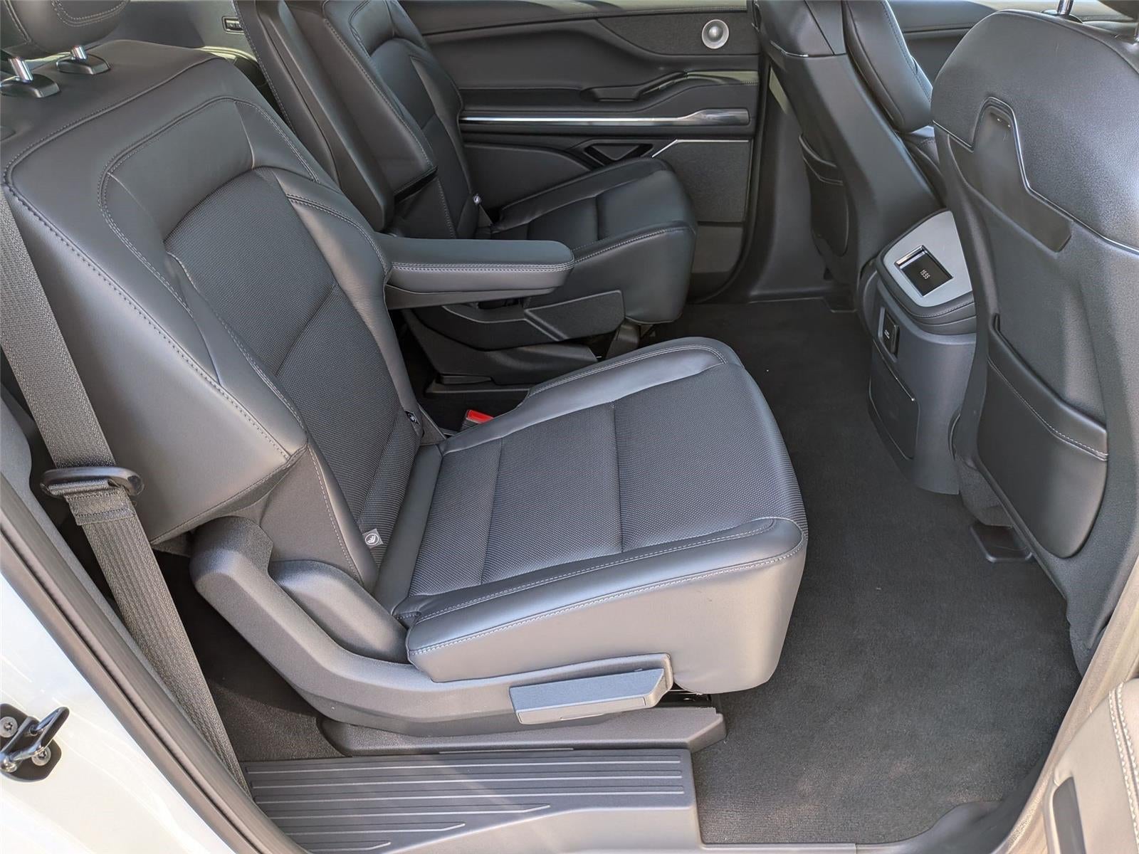 2027 Lincoln Navigator L Reserve