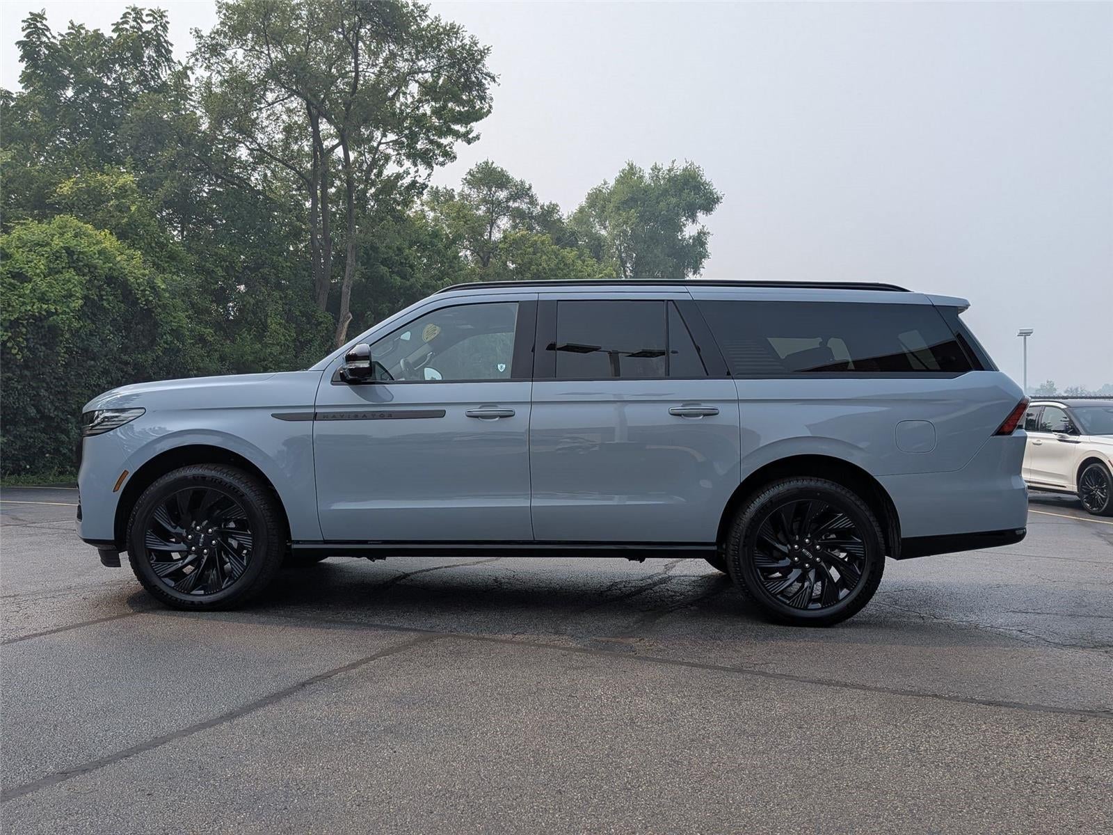 2027 Lincoln Navigator L Reserve