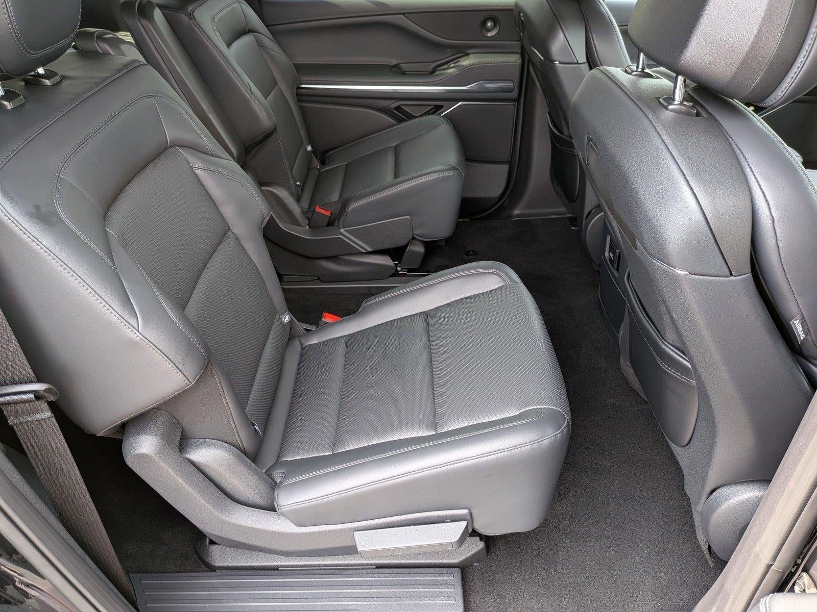 2027 Lincoln Navigator L Premiere
