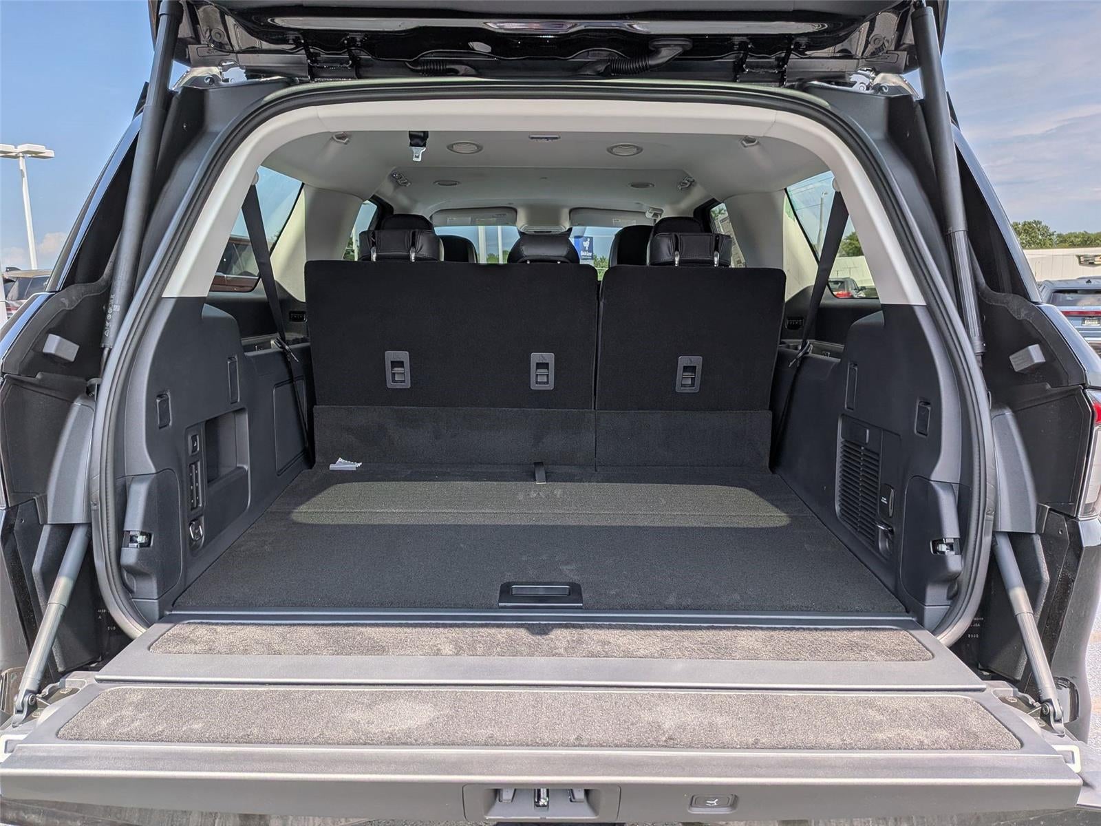 2027 Lincoln Navigator L Premiere