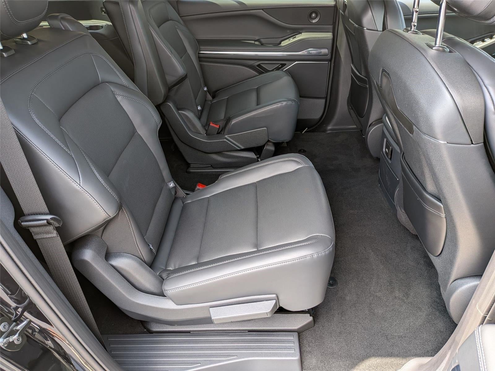 2027 Lincoln Navigator L Premiere