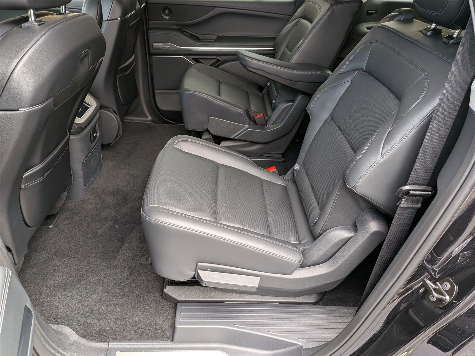 2027 Lincoln Navigator L Premiere