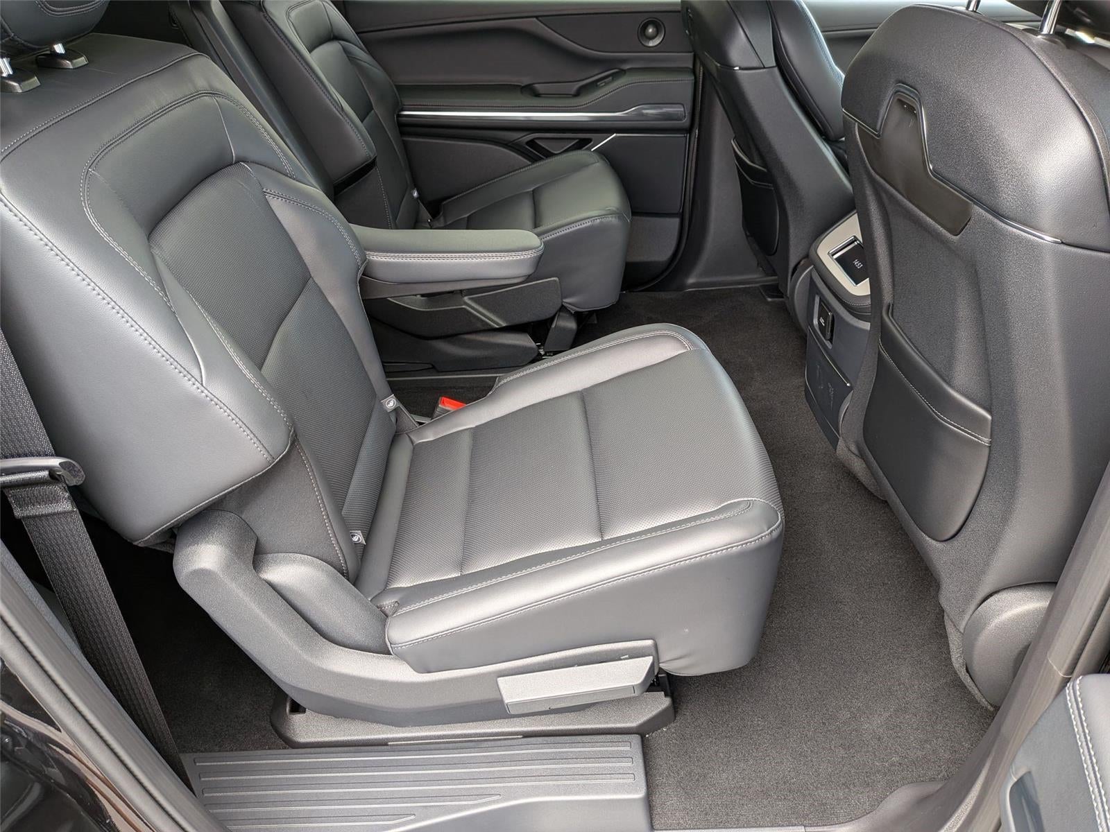 2027 Lincoln Navigator L Premiere