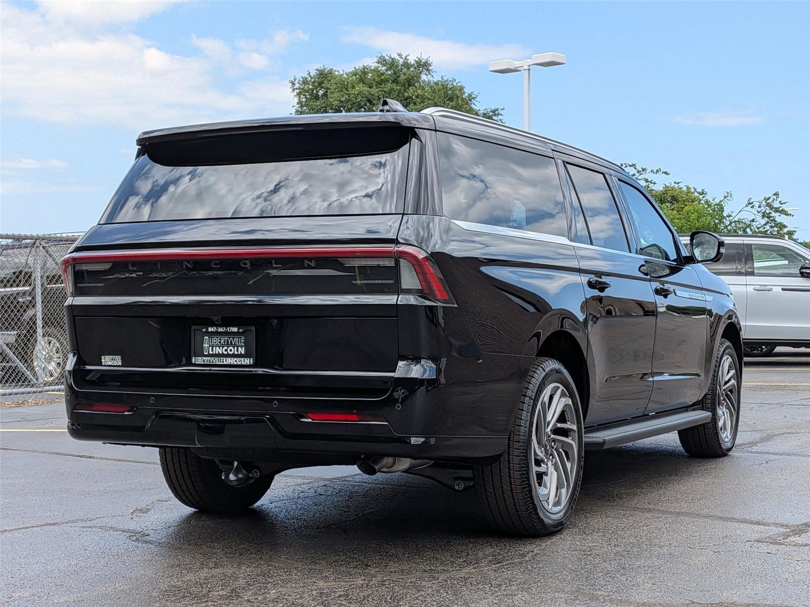2027 Lincoln Navigator L Premiere